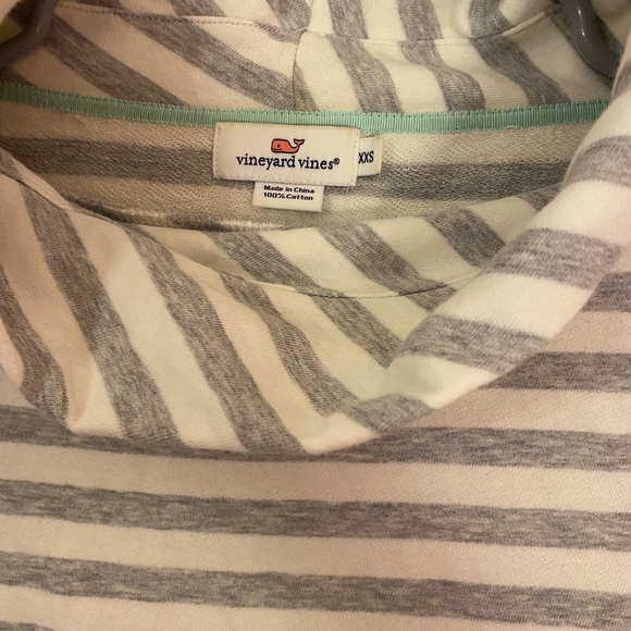 Vineyard Vines sweatshirt - Picture 2 of 2
